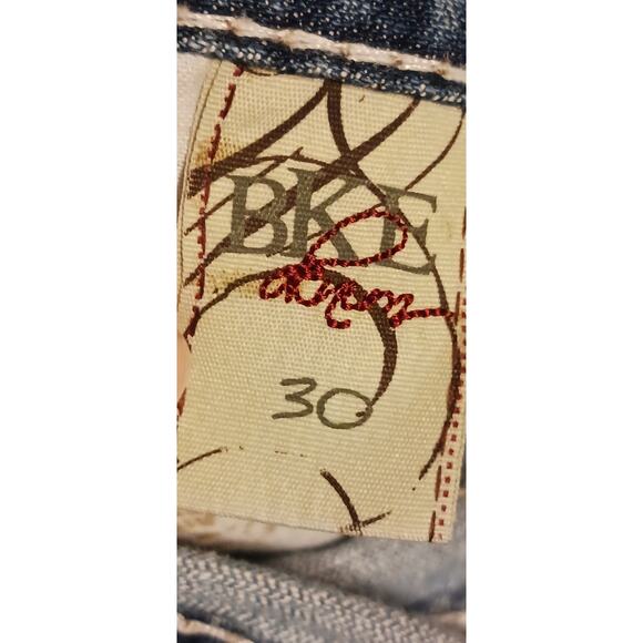 Bke Buckle Sabrina Womens Distressed Low-Rise Denim Capris Size 30 - Picture 7 of 9